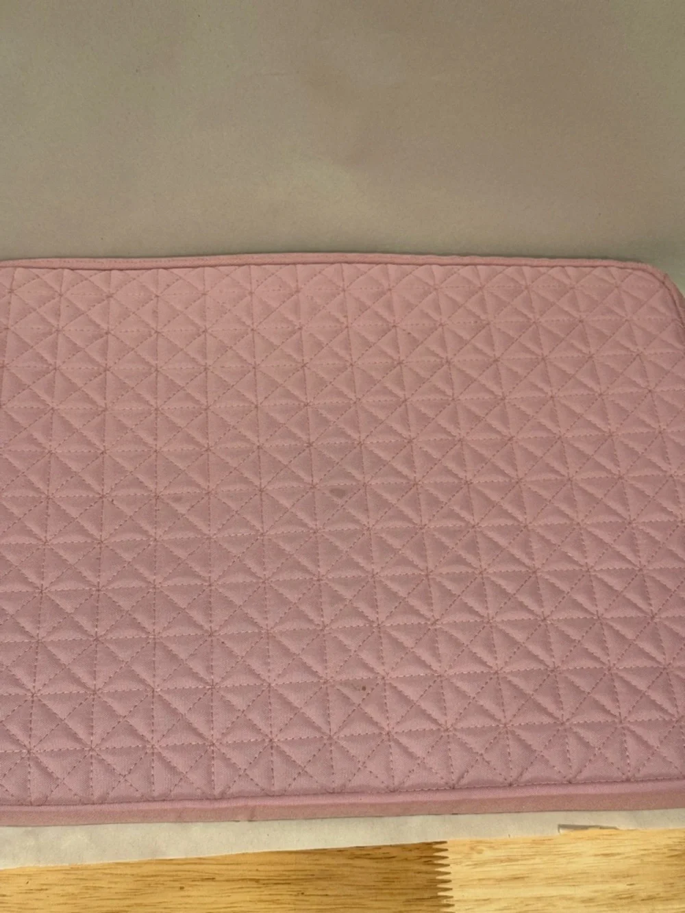 Belkin Quilted Pink Padded Laptop Computer PC Sleeve Carrying Case Bag 15”